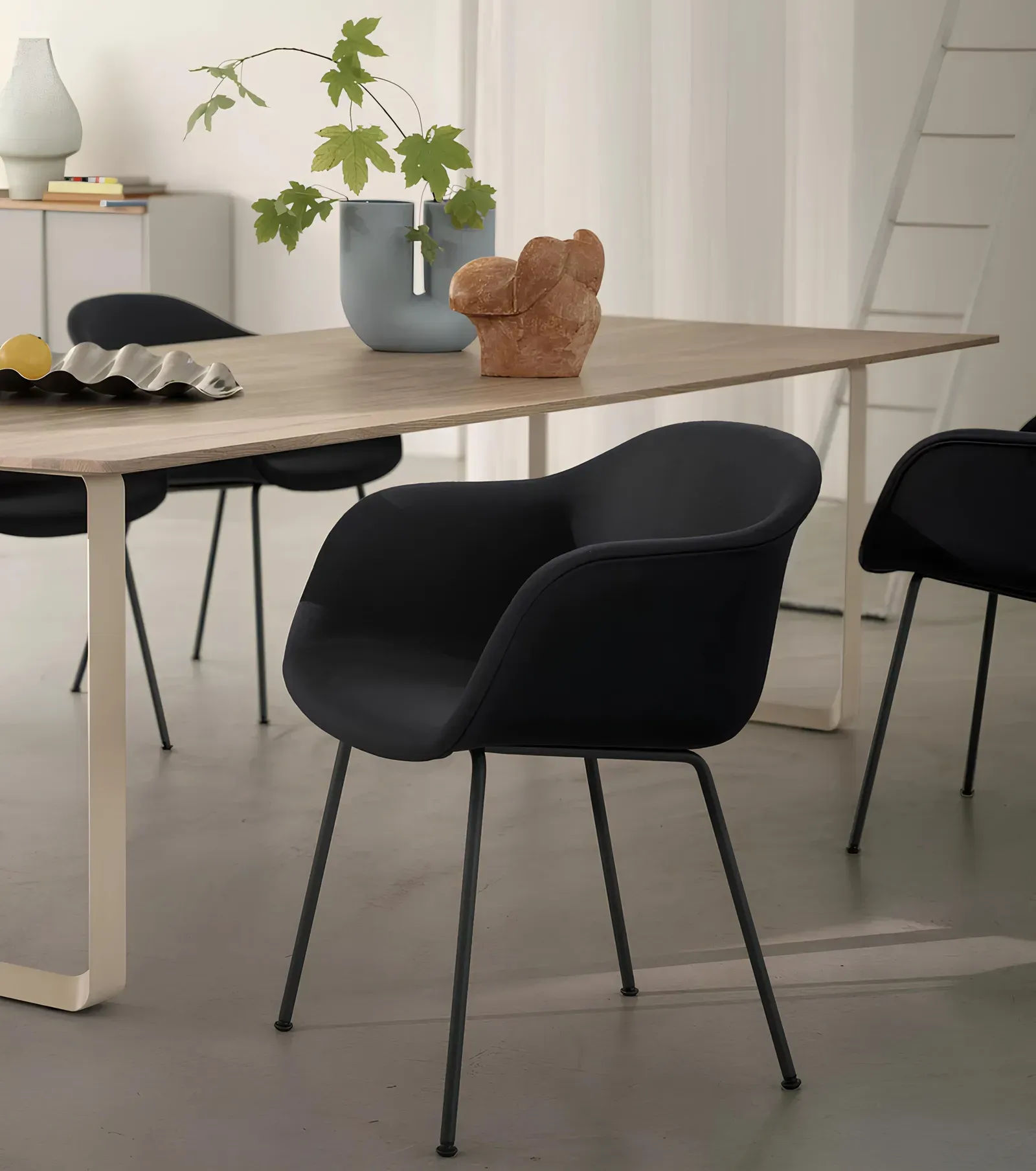 Visu Wide Chair